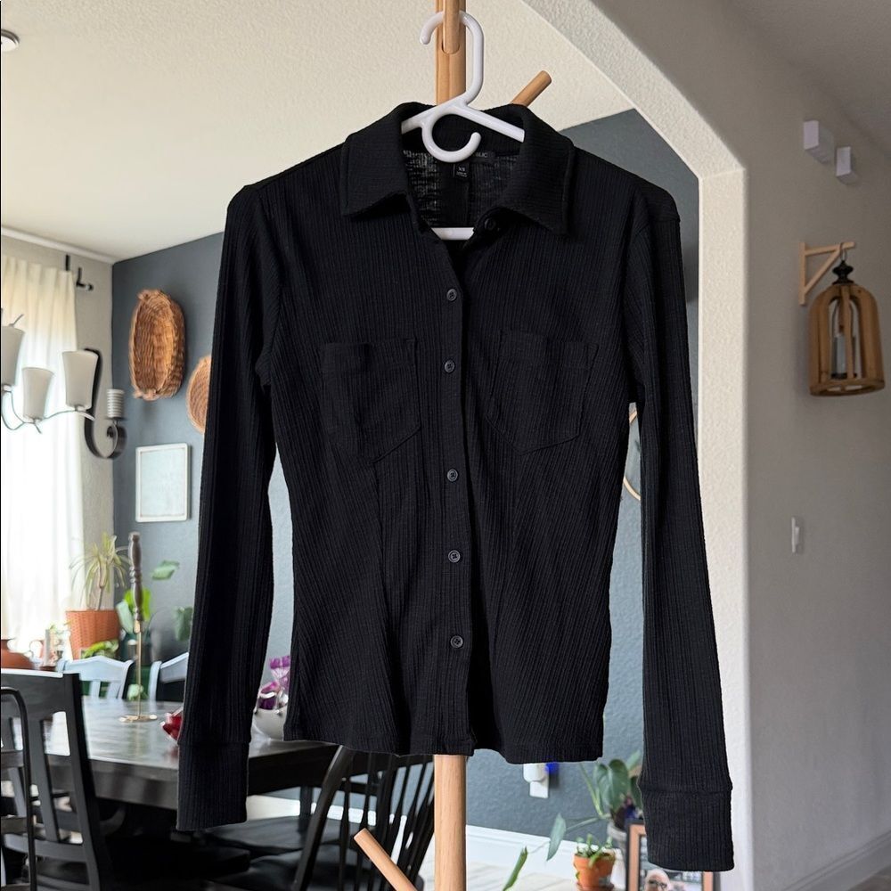 NWOT Banana Republic Black Ribbed Button-Up Shirt Long Sleeves Cotton Pockets